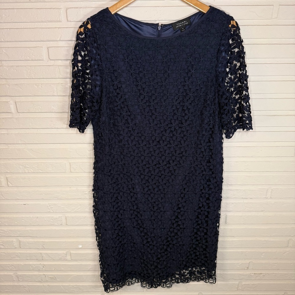 Tahari Navy Blue Jewel Neck Floral Lace Sheath Cocktail Dress, Women’s Size 6